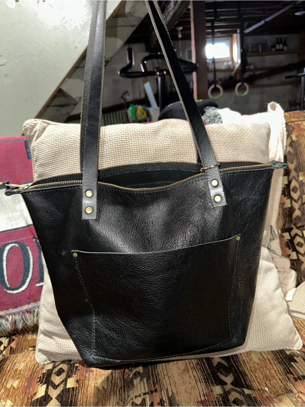 Portland Leather Size M Black Leather Zipper Tote Bag EUC